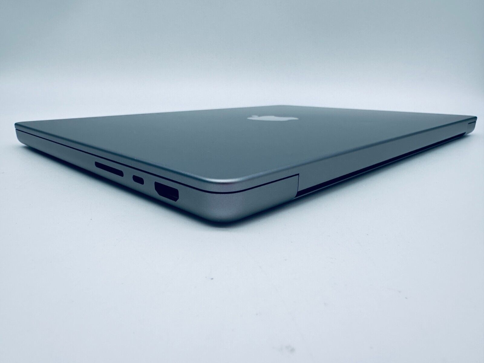 Apple MacBook Pro 14" M1 Pro 8-Core CPU 14-Core GPU 16GB 512GB SSD Space Grey