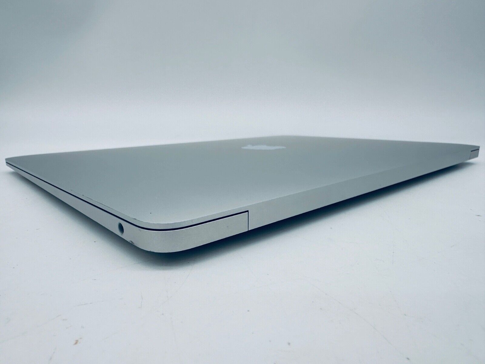Apple MacBook Air 13-Inch Retina 2020 Intel i3 CPU, 8GB Ram 256GB SSD In Silver