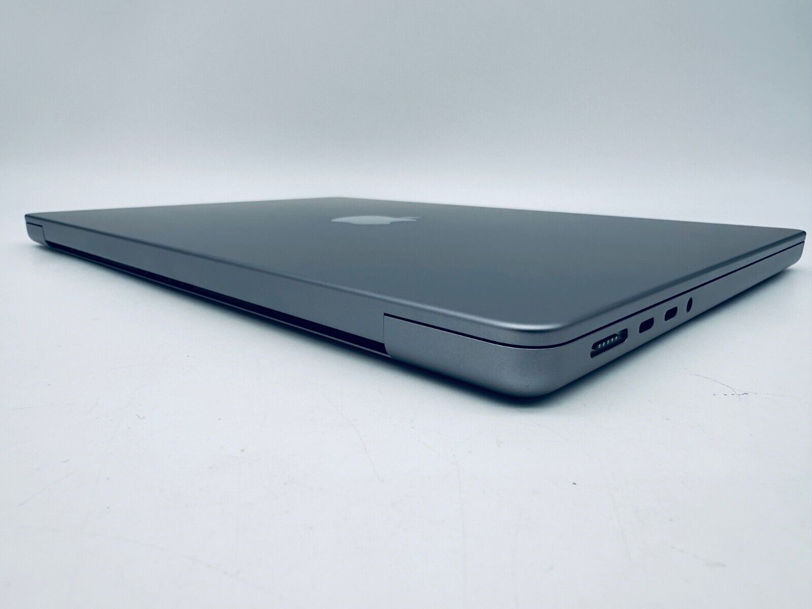 Apple MacBook Pro 14" M1 Pro 8-Core CPU 14-Core GPU 16GB 512GB SSD In Space Grey
