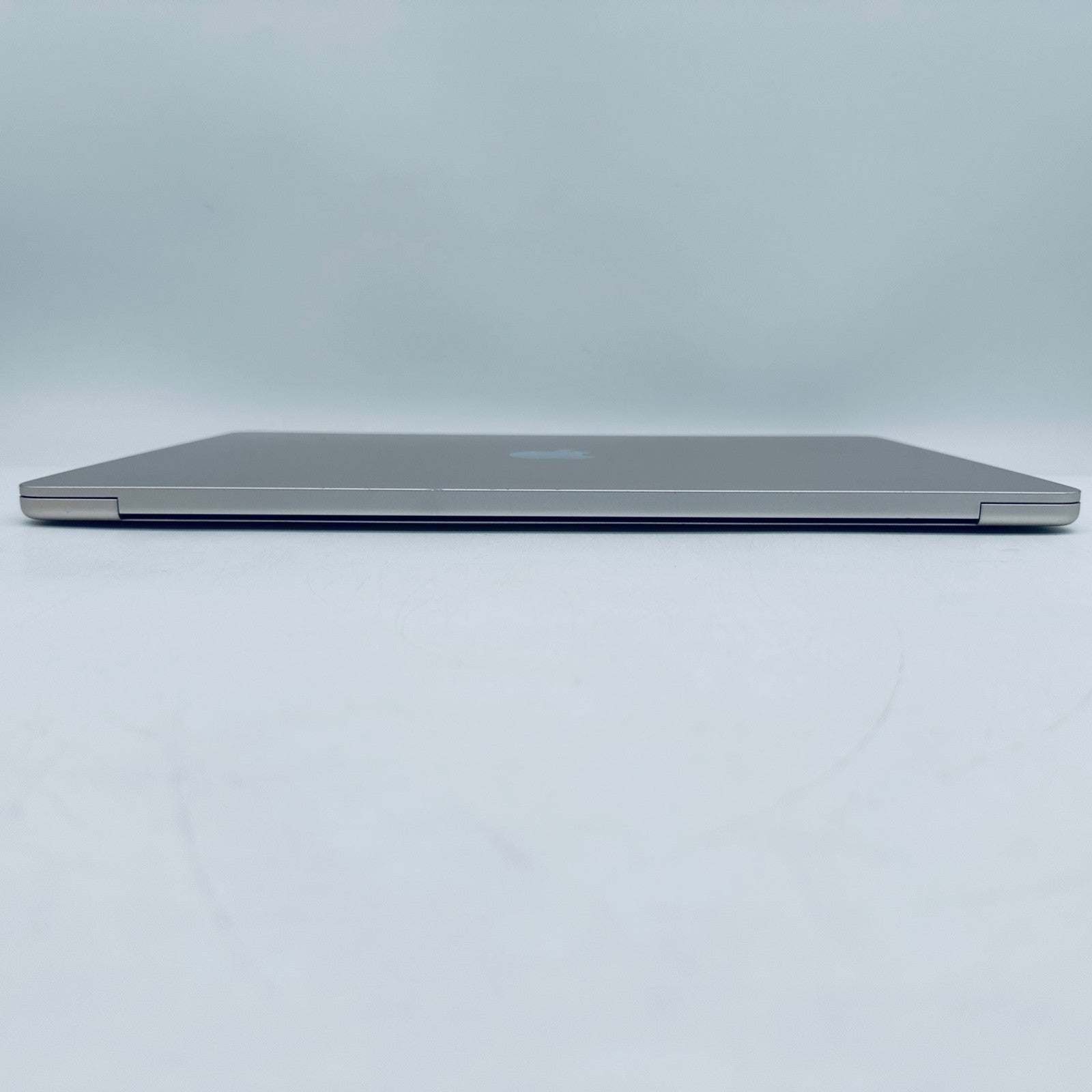 Apple MacBook Air 15-Inch M2 8-Core CPU 10-Core GPU 8GB 256GB In Starlight, Gold