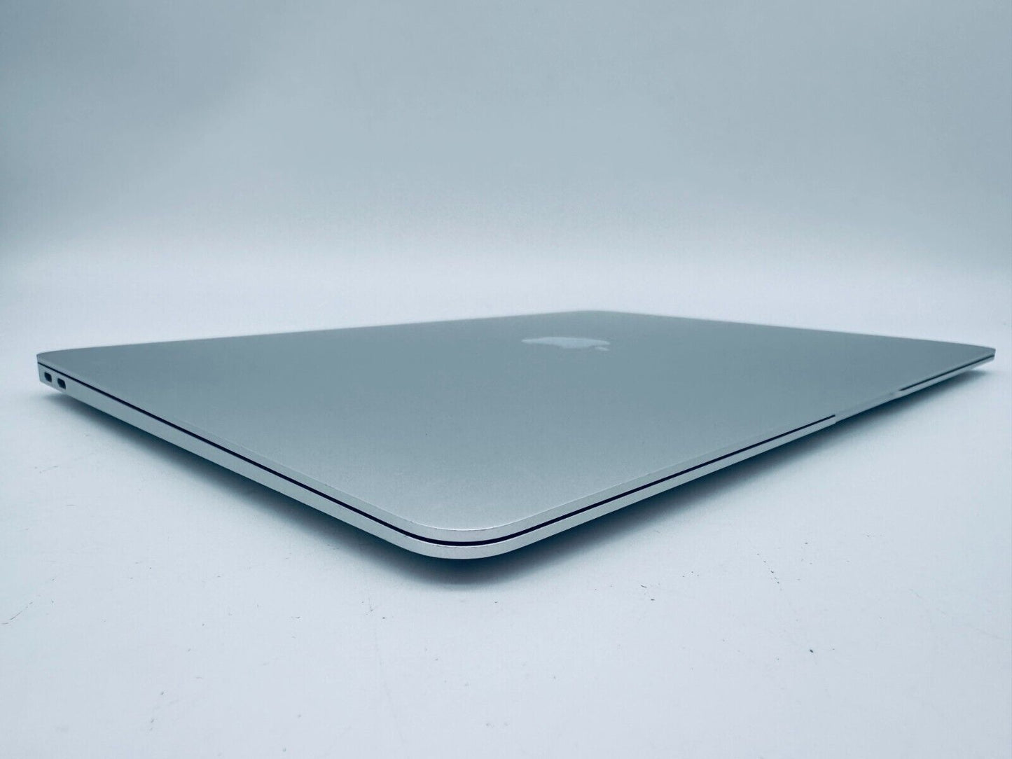 Apple MacBook Air 13" Retina M1 8-Core CPU 7-Core GPU 8GB Ram 256GB SSD Silver