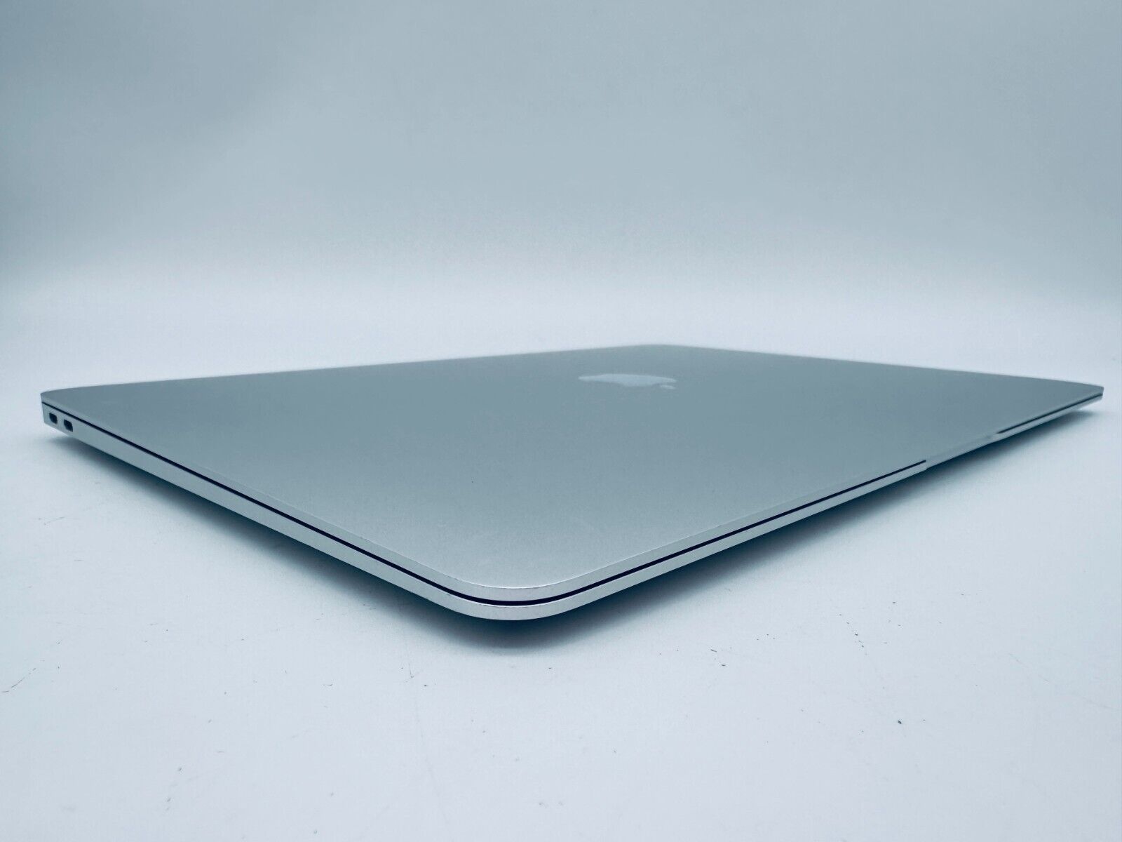 Apple MacBook Air 13" Retina M1 8-Core CPU 7-Core GPU 8GB Ram 256GB SSD Silver