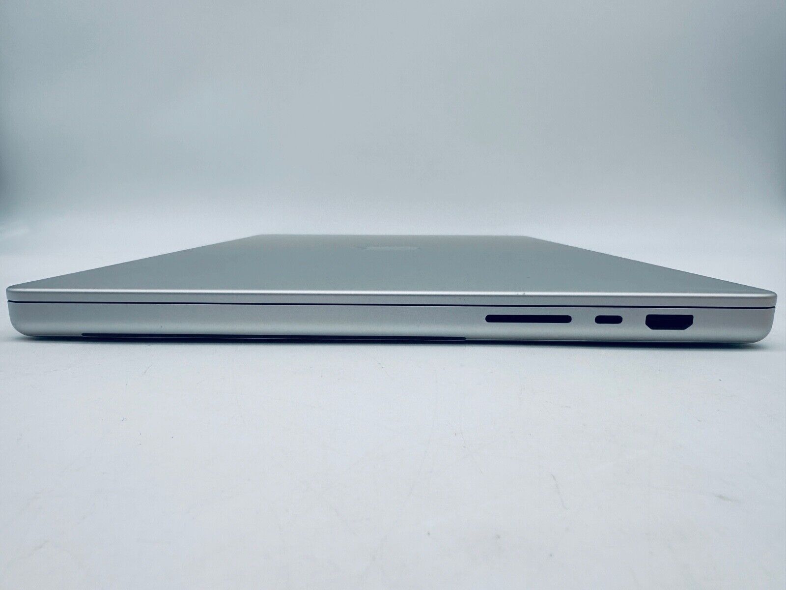 Apple MacBook Pro 16" 2021 M1 Max 10-Core CPU, 32-Core GPU 32GB 4TB SSD Silver