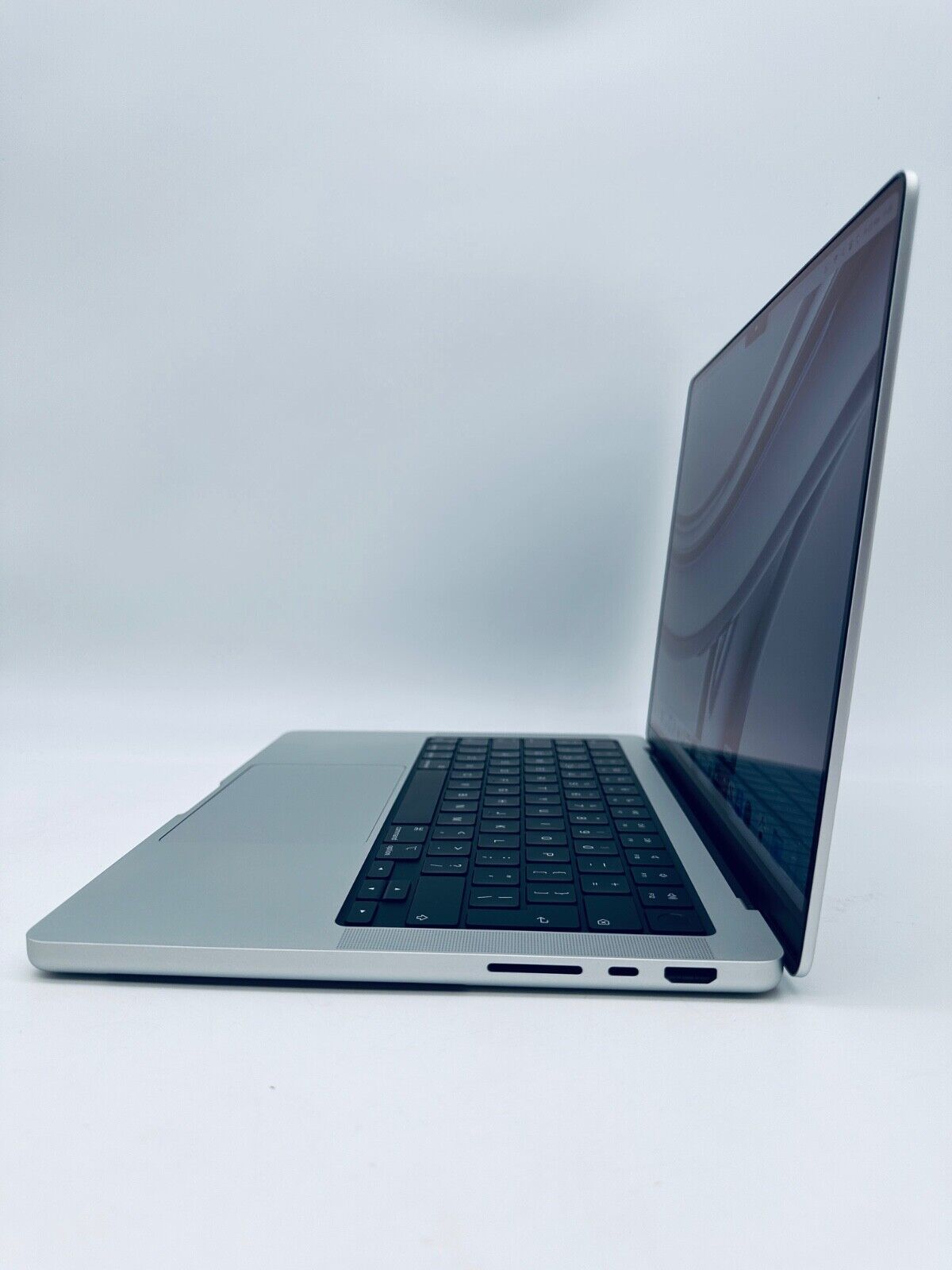 Apple MacBook Pro 14" 2023 M3 Pro 12-Core CPU 18-Core GPU 18GB 1TB SSD In Silver
