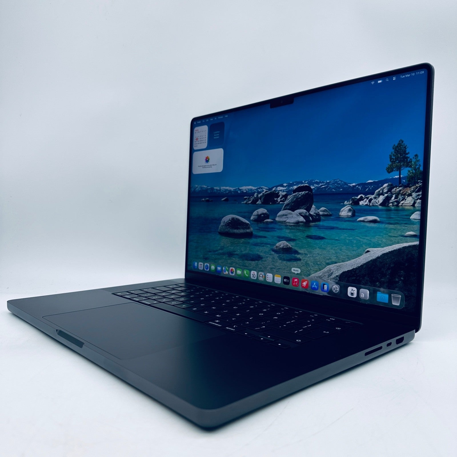 16-Inch MacBook Pro M3 Max 14-Core CPU 30-Core GPU 36GB Ram 1TB SSD Space Black