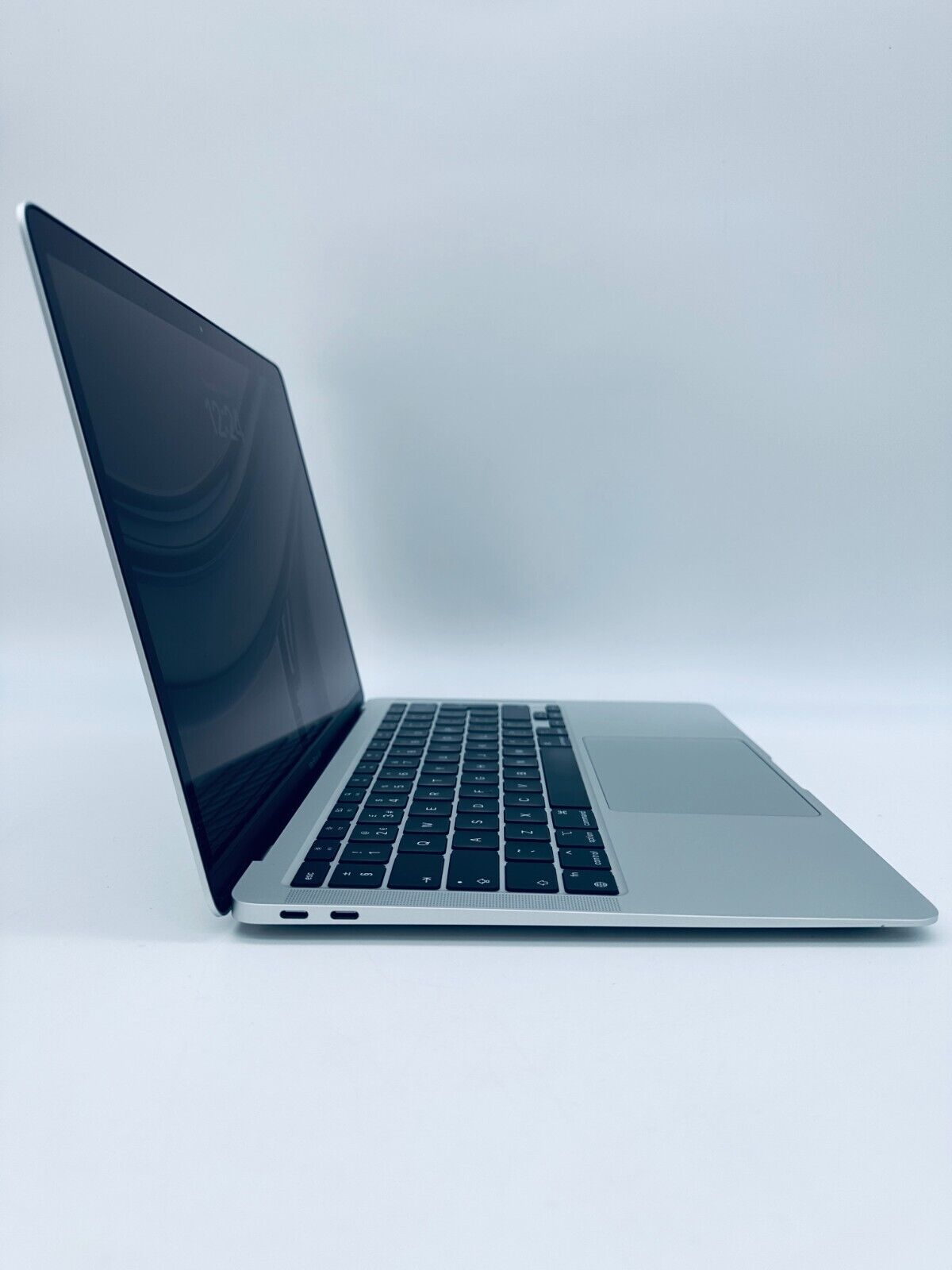 Apple MacBook Air 13" Retina M1 8-Core CPU 7-Core GPU 8GB Ram 256GB SSD Silver