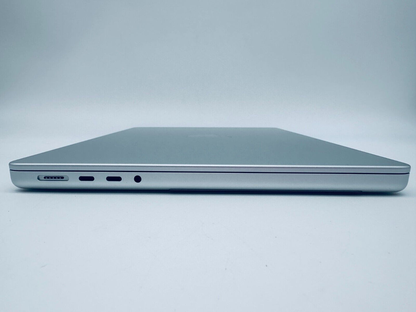 Apple MacBook Pro 14" M1 Pro 8-Core CPU 14-Core GPU 16GB 512GB SSD Silver MINT