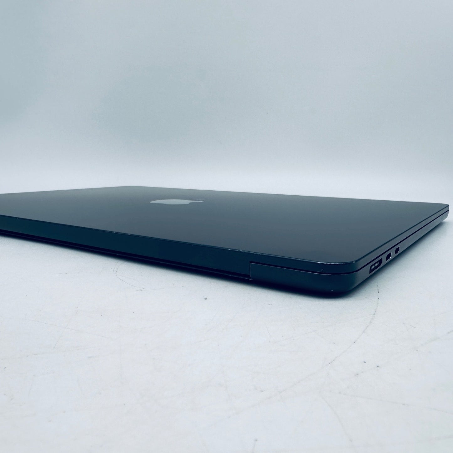 Apple MacBook Air 15-Inch M2 8-Core CPU 10-Core GPU 16GB 1TB SSD Midnight Blue