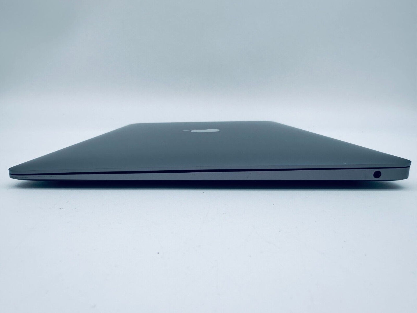 Apple MacBook Air 13" Retina M1 8-Core CPU 7-Core GPU 8GB Ram 256GB SSD Sp Grey