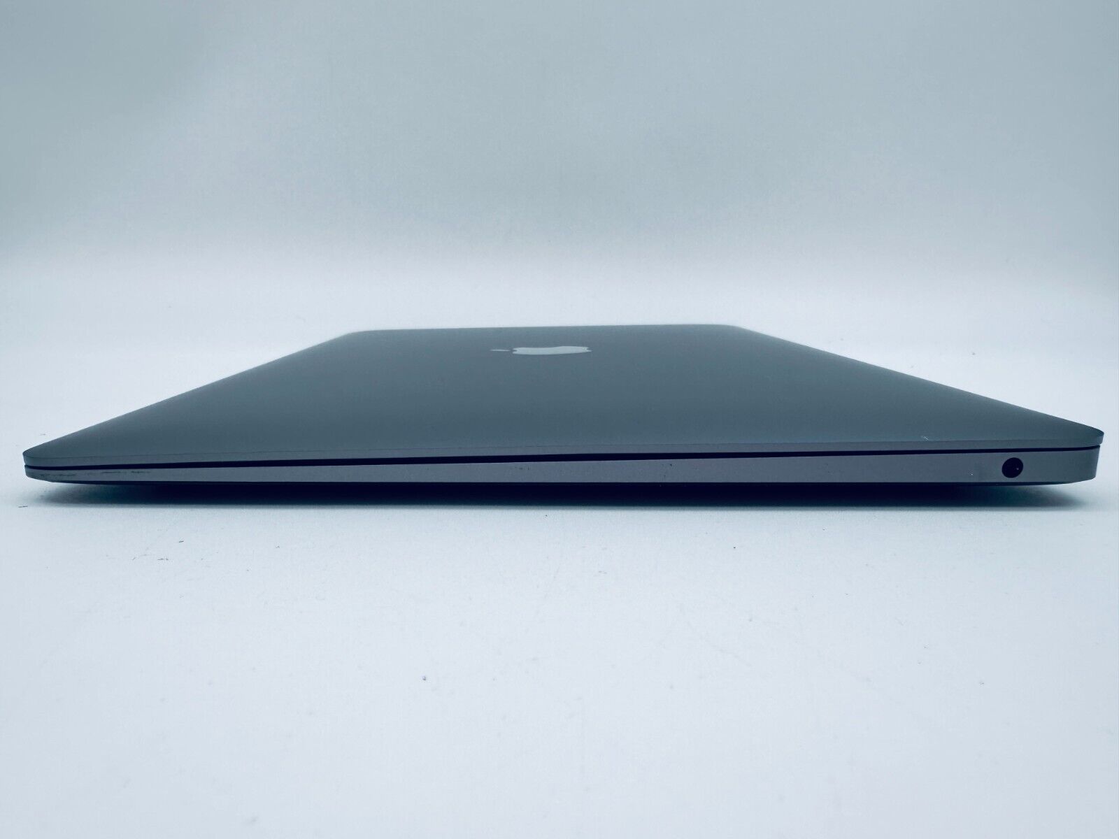 Apple MacBook Air 13" Retina M1 8-Core CPU 7-Core GPU 8GB Ram 256GB SSD Sp Grey