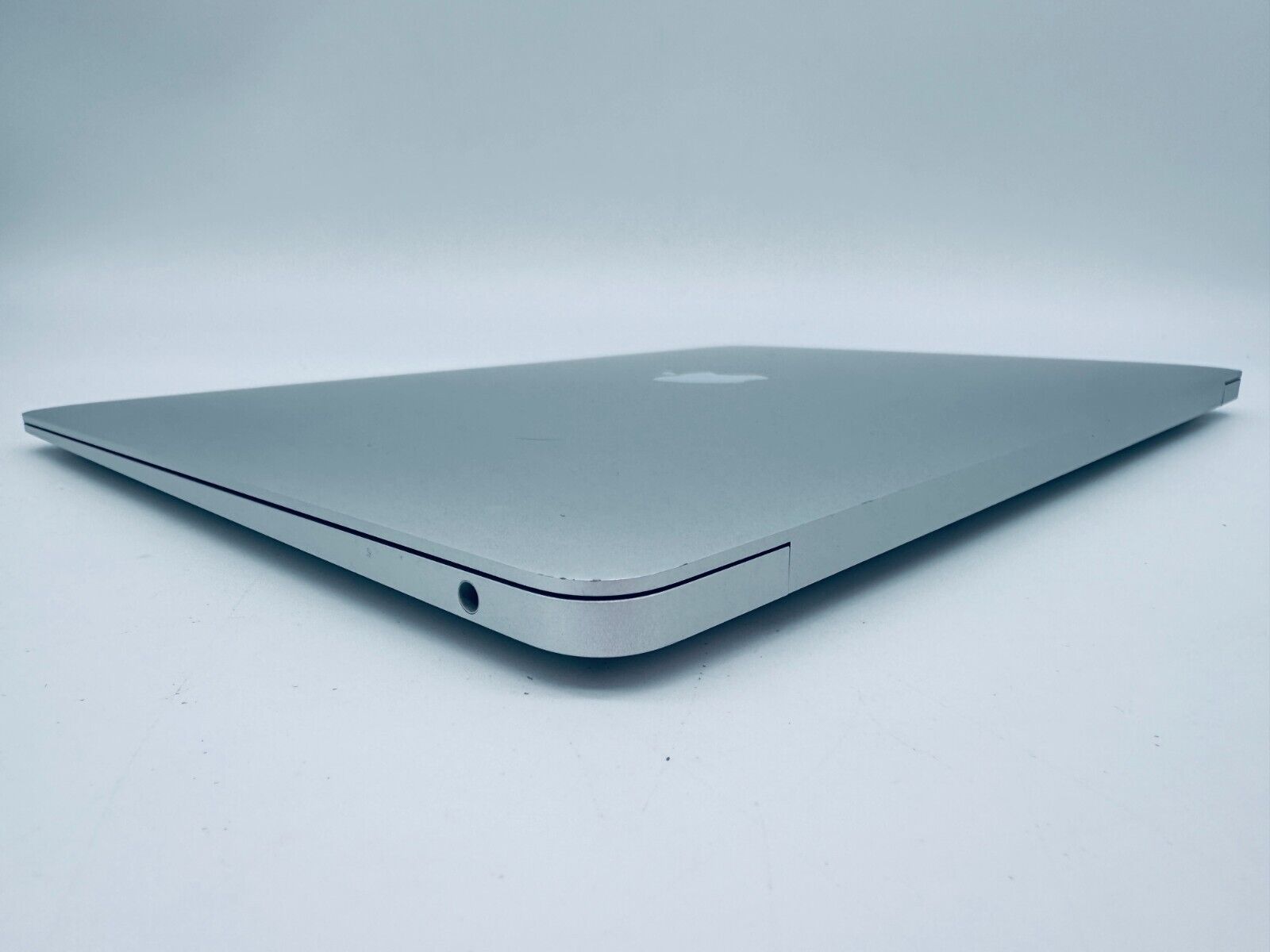 Apple MacBook Air 13" Retina M1 8-Core CPU 7-Core GPU 8GB Ram 256GB SSD Silver