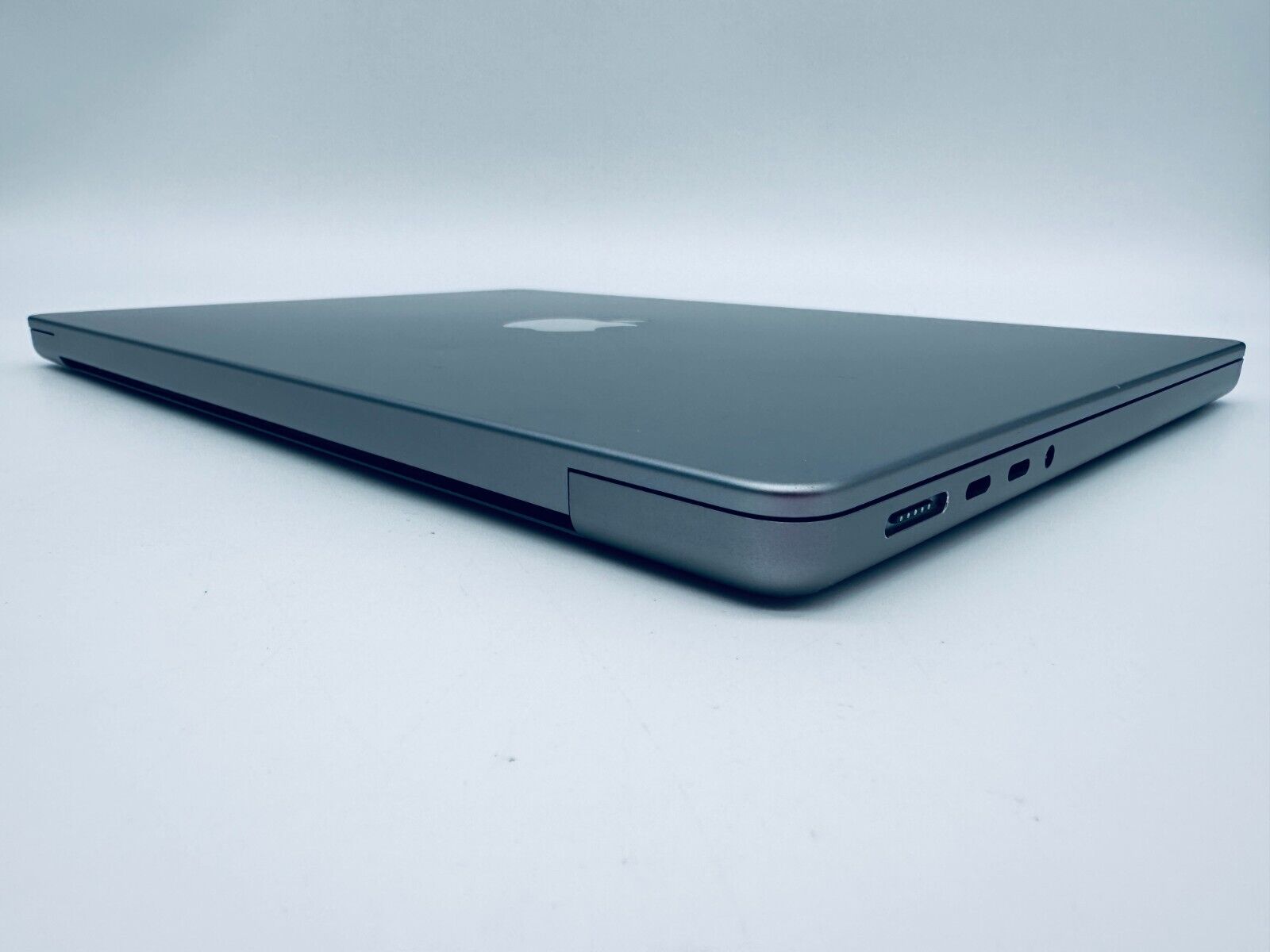 Apple MacBook Pro 14" M1 Pro 8-Core CPU 14-Core GPU 16GB 512GB SSD Space Grey