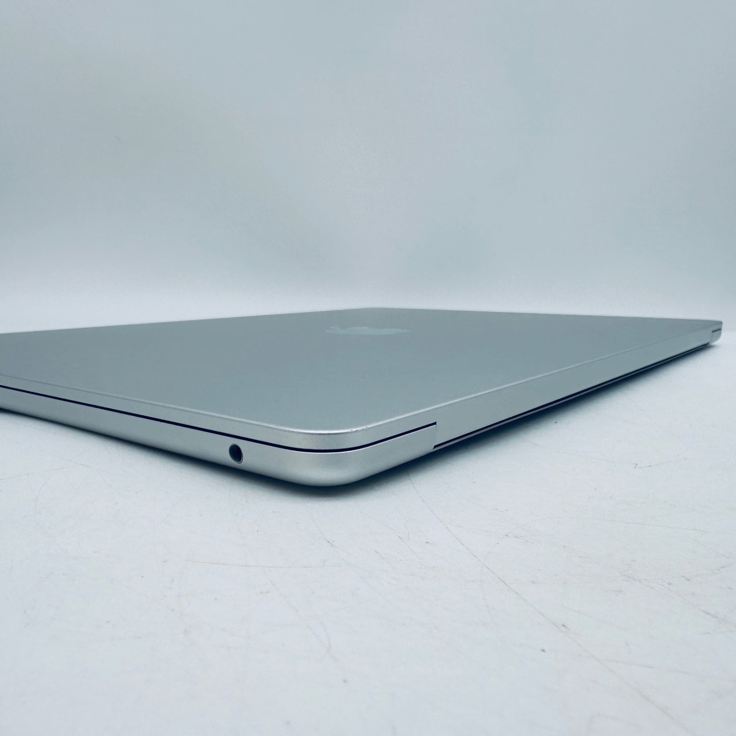 MacBook Air 15-Inch M2 8-Core CPU 10-Core GPU 8GB 256GB Silver 12M Warranty