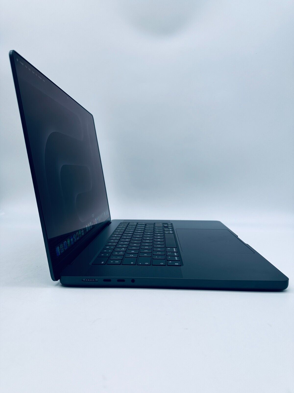 NEW Apple MacBook Pro 16" 2023 M3 Pro 12-Core CPU 18-Core GPU 36GB 512GB Black