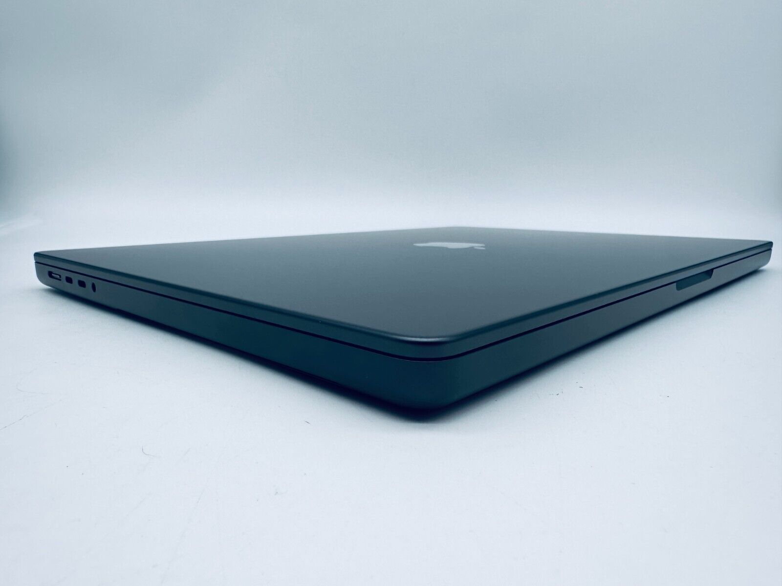 NEW Apple MacBook Pro 16" 2023 M3 Pro 12-Core CPU 18-Core GPU 36GB 512GB Black