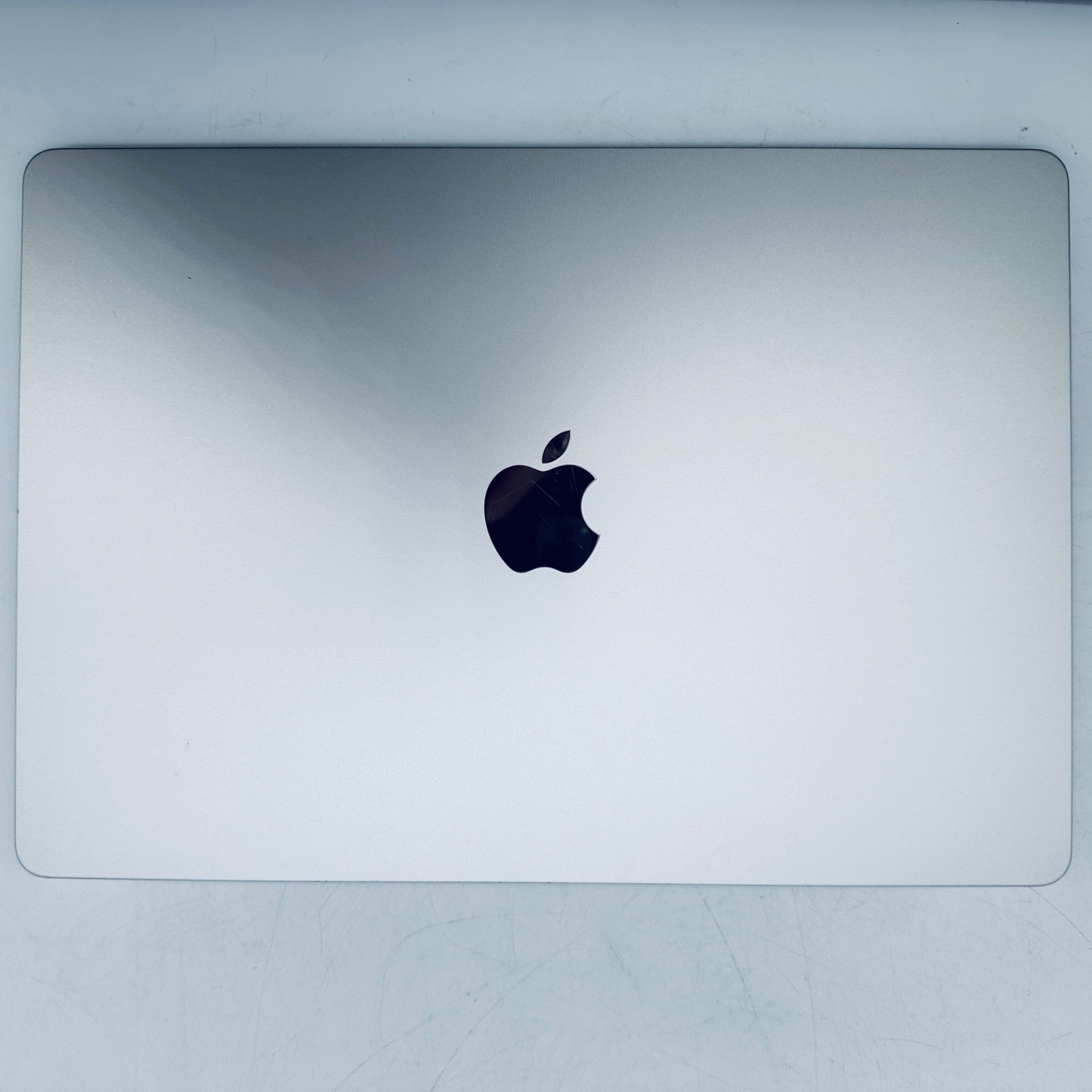 Apple MacBook Air 15-Inch M2 8-Core CPU 10-Core GPU 8GB 256GB In Starlight, Gold