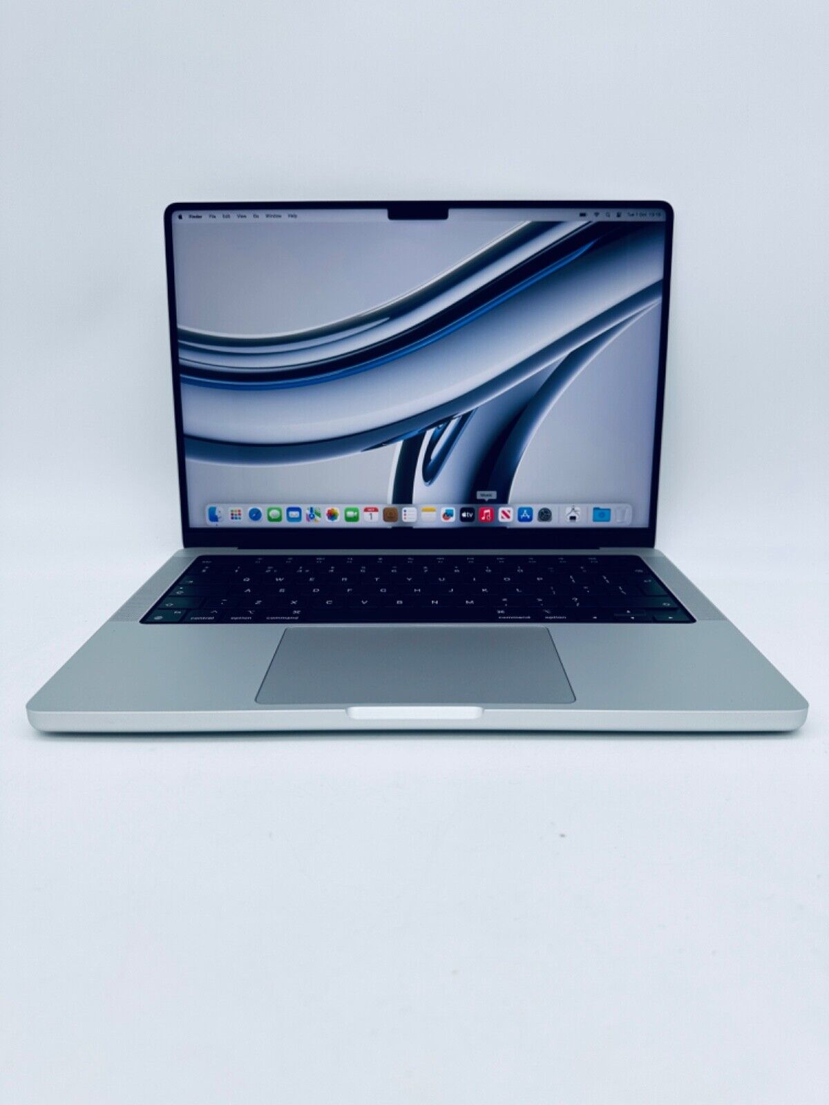 Apple MacBook Pro 14" M1 Pro 8-Core CPU 14-Core GPU 16GB 512GB SSD In Silver