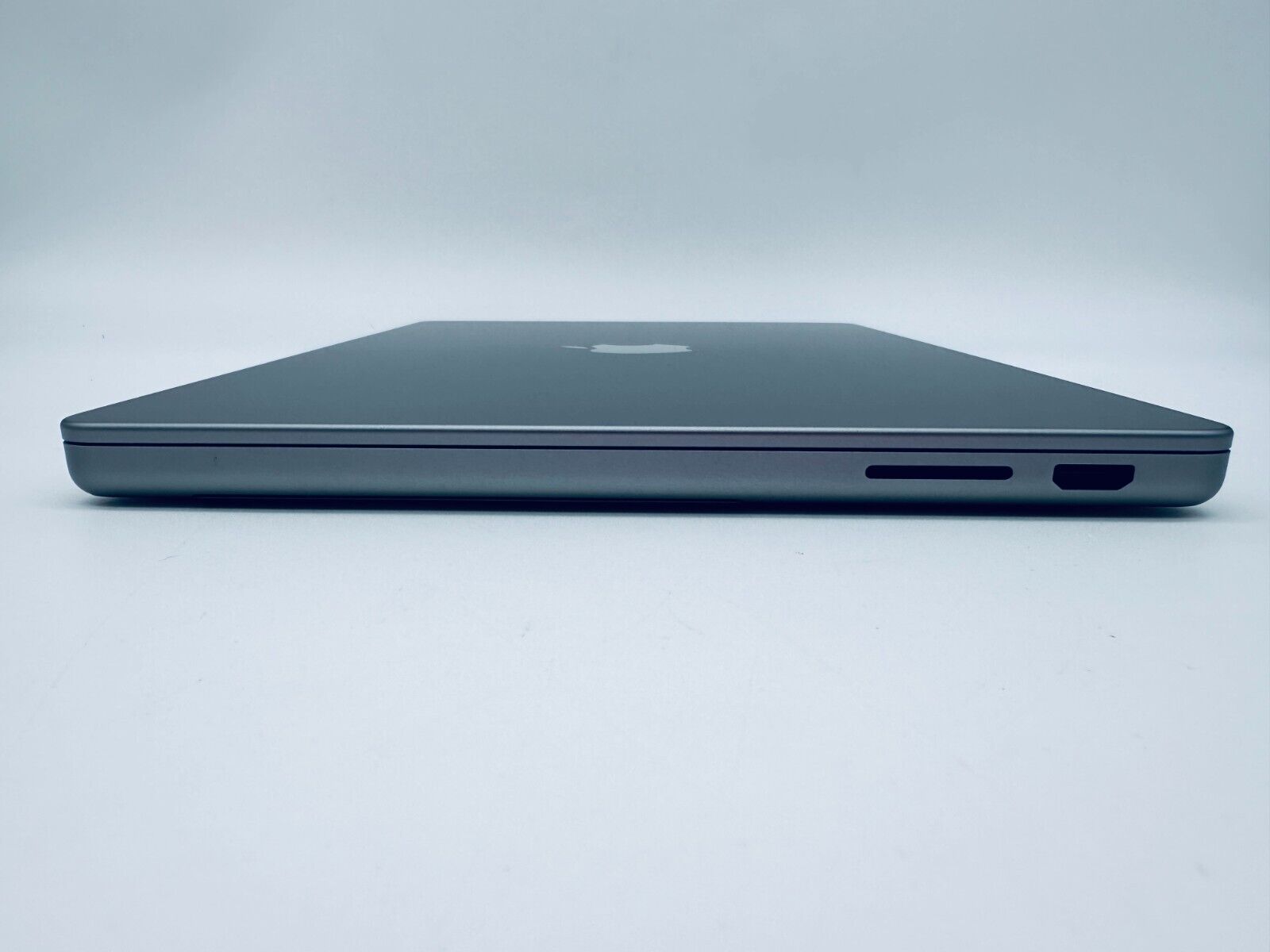 Apple MacBook Pro 14" 2023 M3 8-Core CPU 10-Core GPU 8GB 512GB SSD Space Grey
