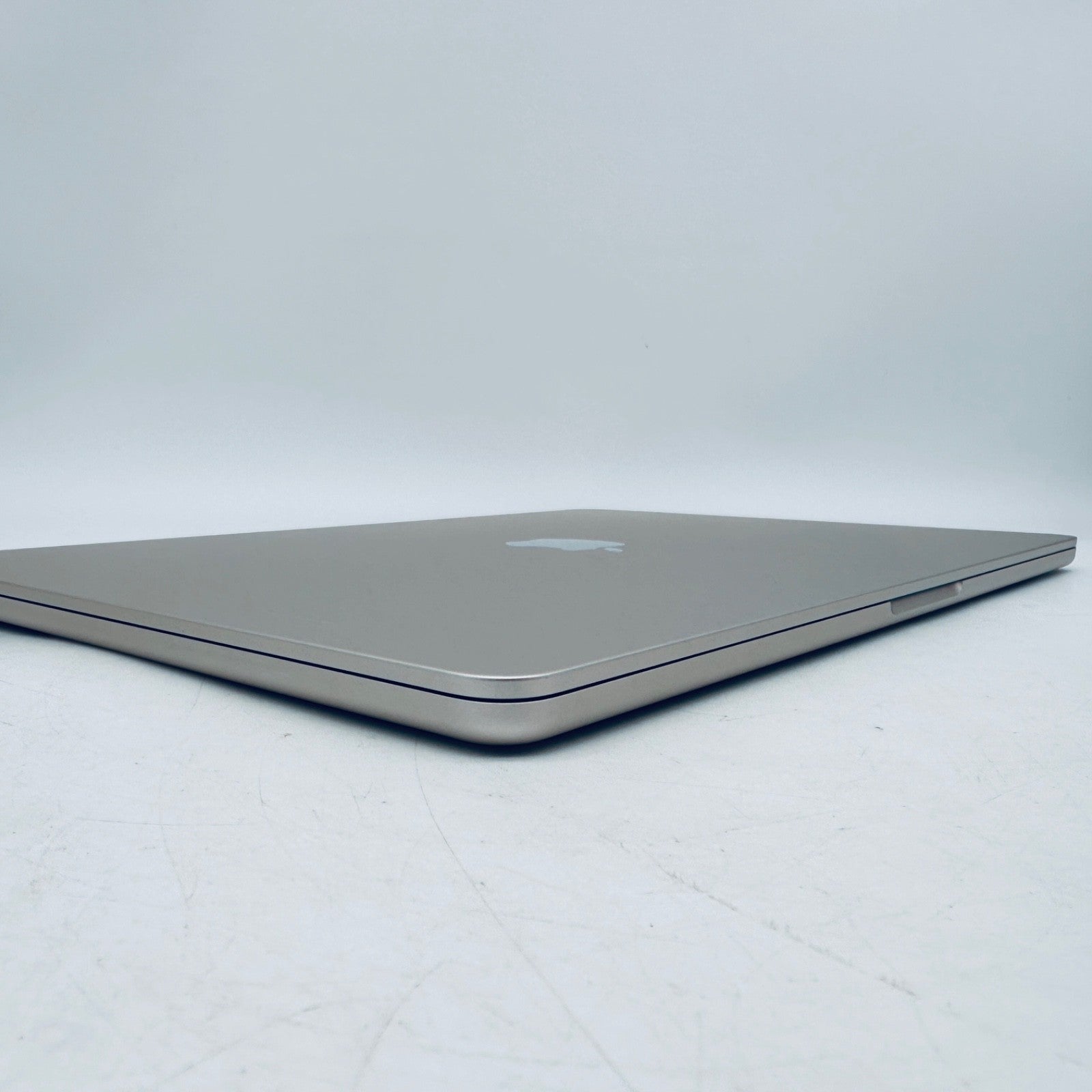 Apple MacBook Air 15-Inch M2 8-Core CPU 10-Core GPU 8GB 256GB In Starlight, Gold