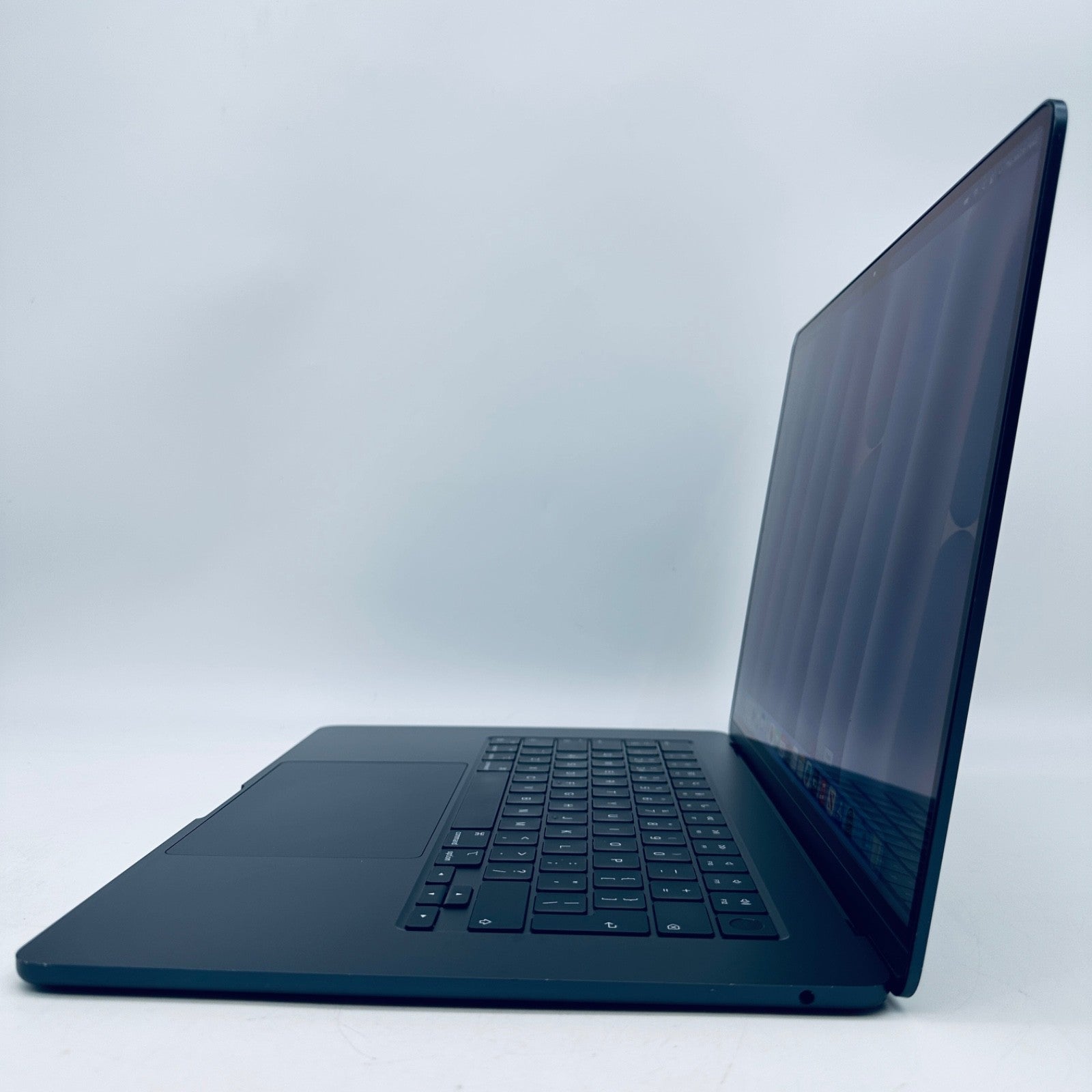 Apple MacBook Air 15-Inch M2 8-Core CPU 10-Core GPU 16GB 1TB SSD Midnight Blue