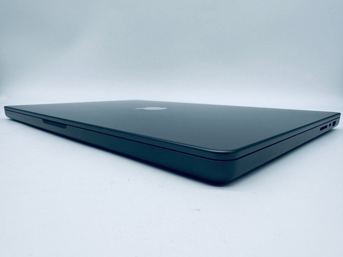 NEW Apple MacBook Pro 16" 2023 M3 Pro 12-Core CPU 18-Core GPU 36GB 512GB Black