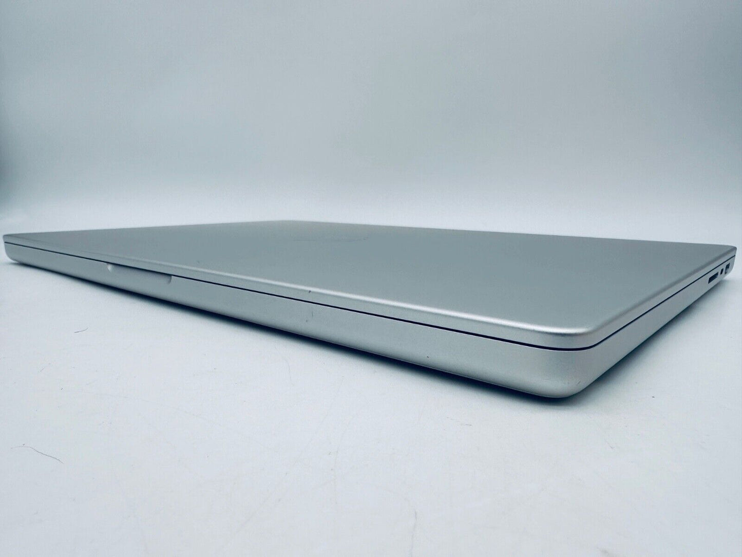 Apple MacBook Pro 16" 2021 M1 Max 10-Core CPU, 32-Core GPU 32GB 4TB SSD Silver