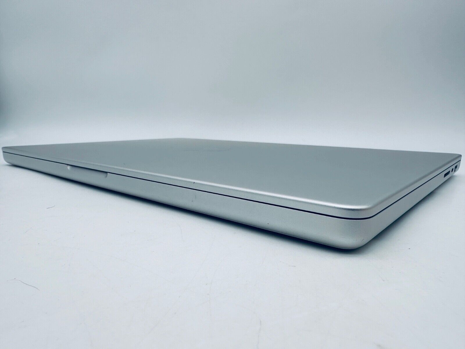 Apple MacBook Pro 16" 2021 M1 Max 10-Core CPU, 32-Core GPU 32GB 4TB SSD Silver