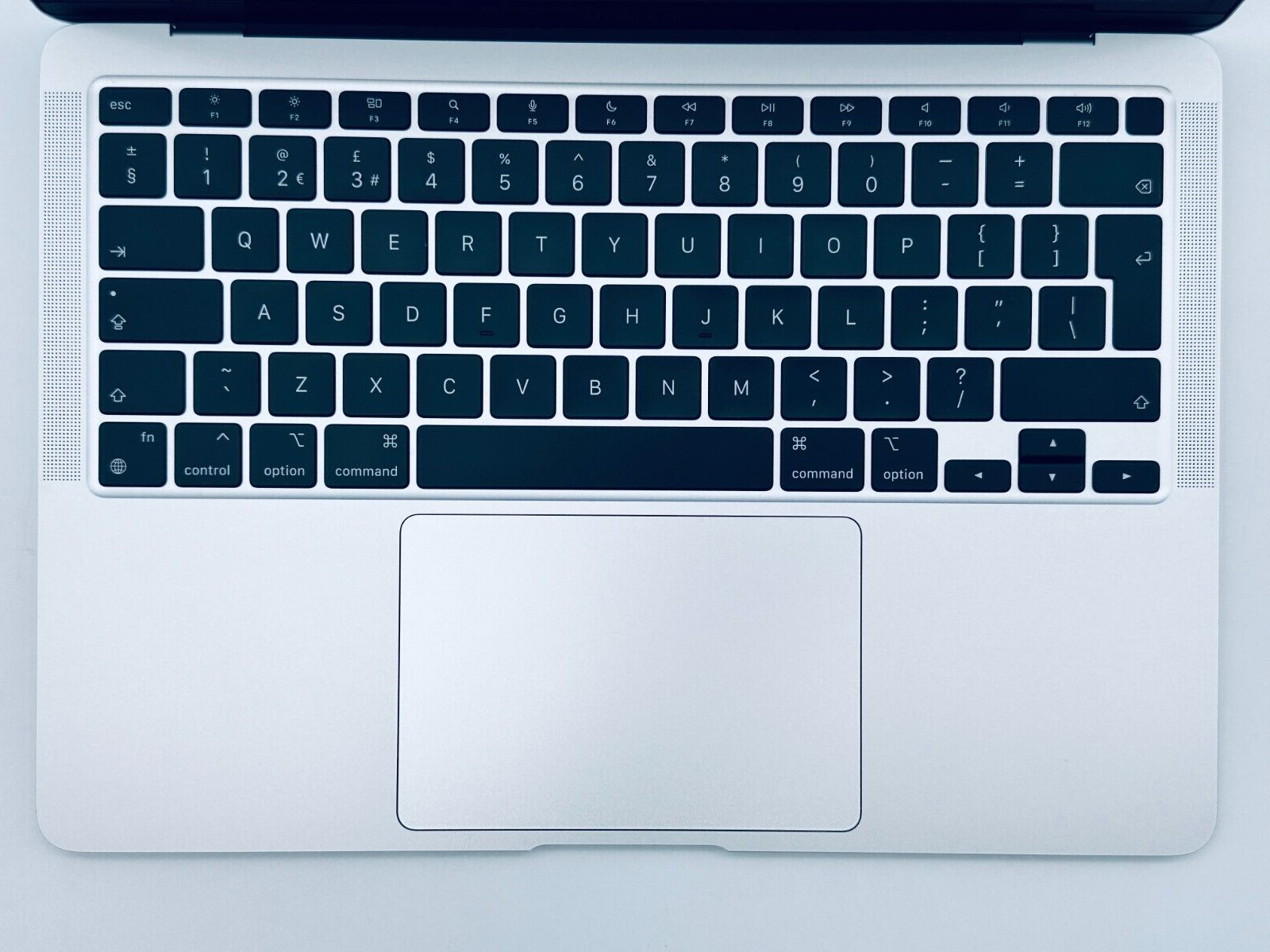 Apple MacBook Air 13" Retina M1 8-Core CPU 7-Core GPU 8GB Ram 256GB SSD Silver