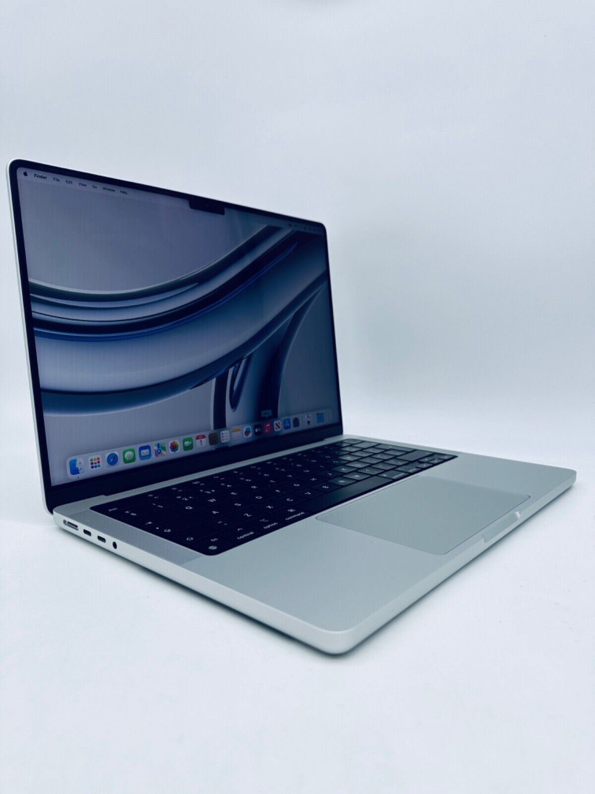 Apple MacBook Pro 14" M1 Pro 8-Core CPU 14-Core GPU 16GB 512GB SSD In Silver