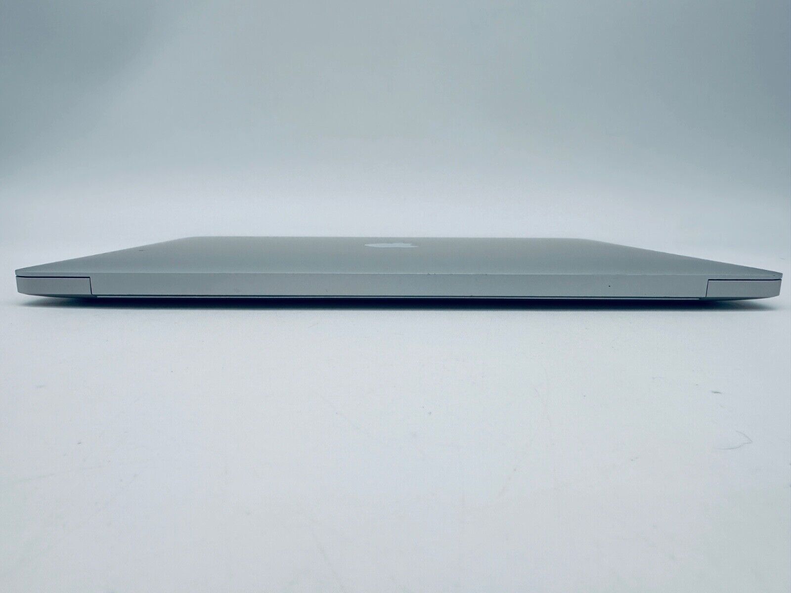 Apple MacBook Air 13-Inch Retina 2020 Intel i3 CPU, 8GB Ram 256GB SSD In Silver