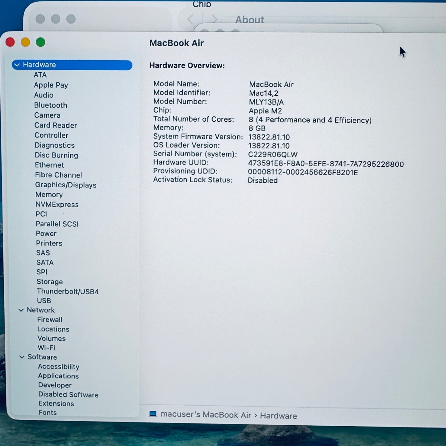 MacBook Air 13-Inch M2 8-Core CPU 8-Core GPU 8GB Ram 256GB SSD Starlight / Gold