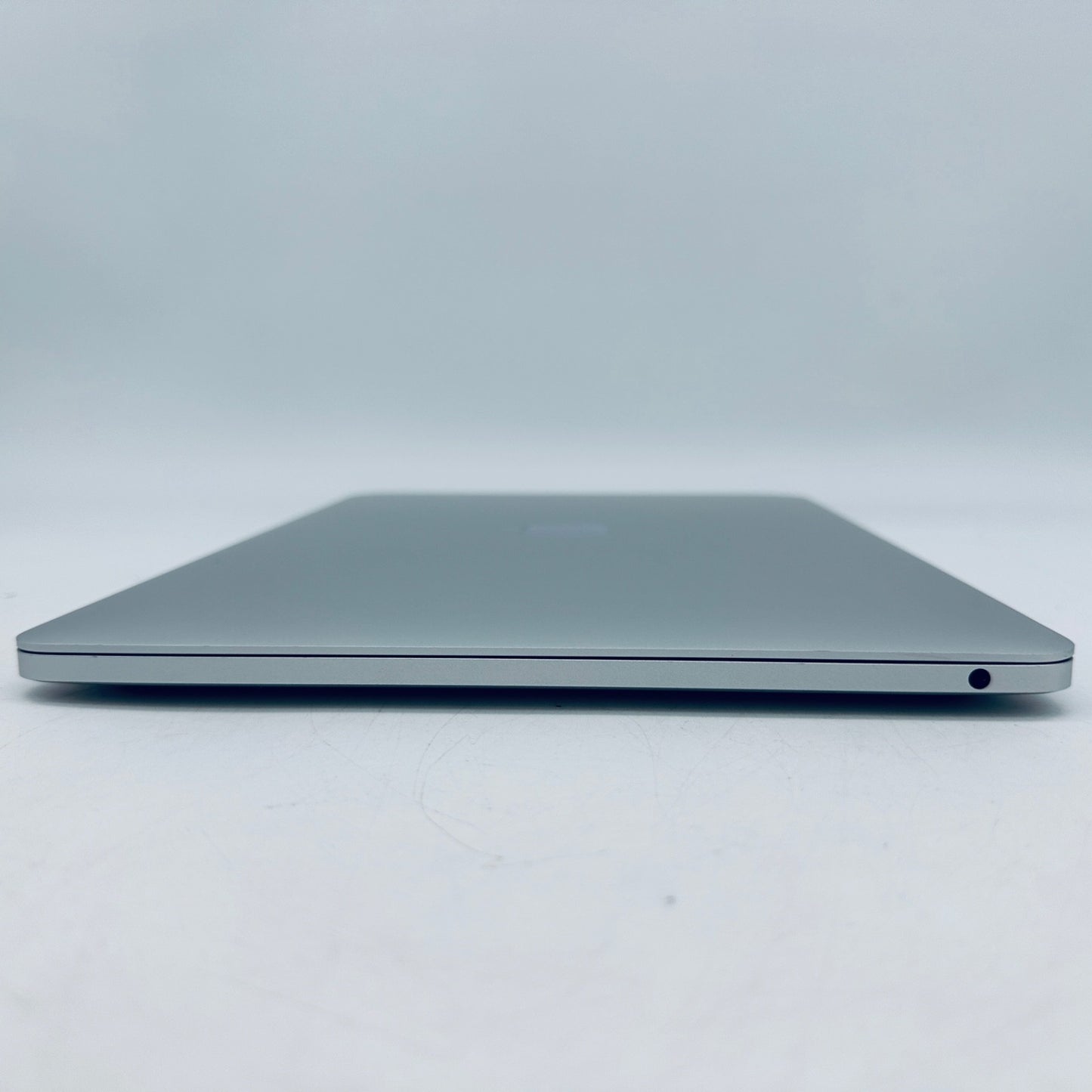 M1 MacBook Pro 13-Inch Touch Bar 8-Core CPU 8-GPU 8GB Ram 256GB SSD In Silver