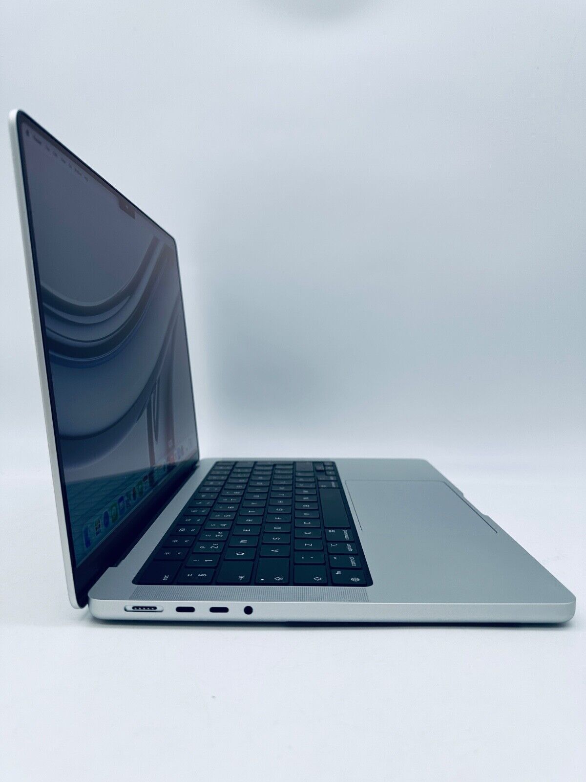 Apple MacBook Pro 14" 2023 M3 Pro 12-Core CPU 18-Core GPU 18GB 1TB SSD In Silver