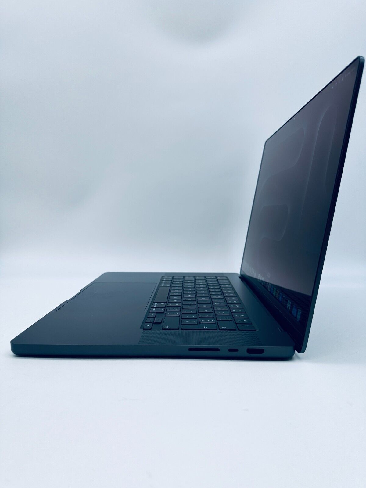 NEW Apple MacBook Pro 16" 2023 M3 Pro 12-Core CPU 18-Core GPU 36GB 512GB Black