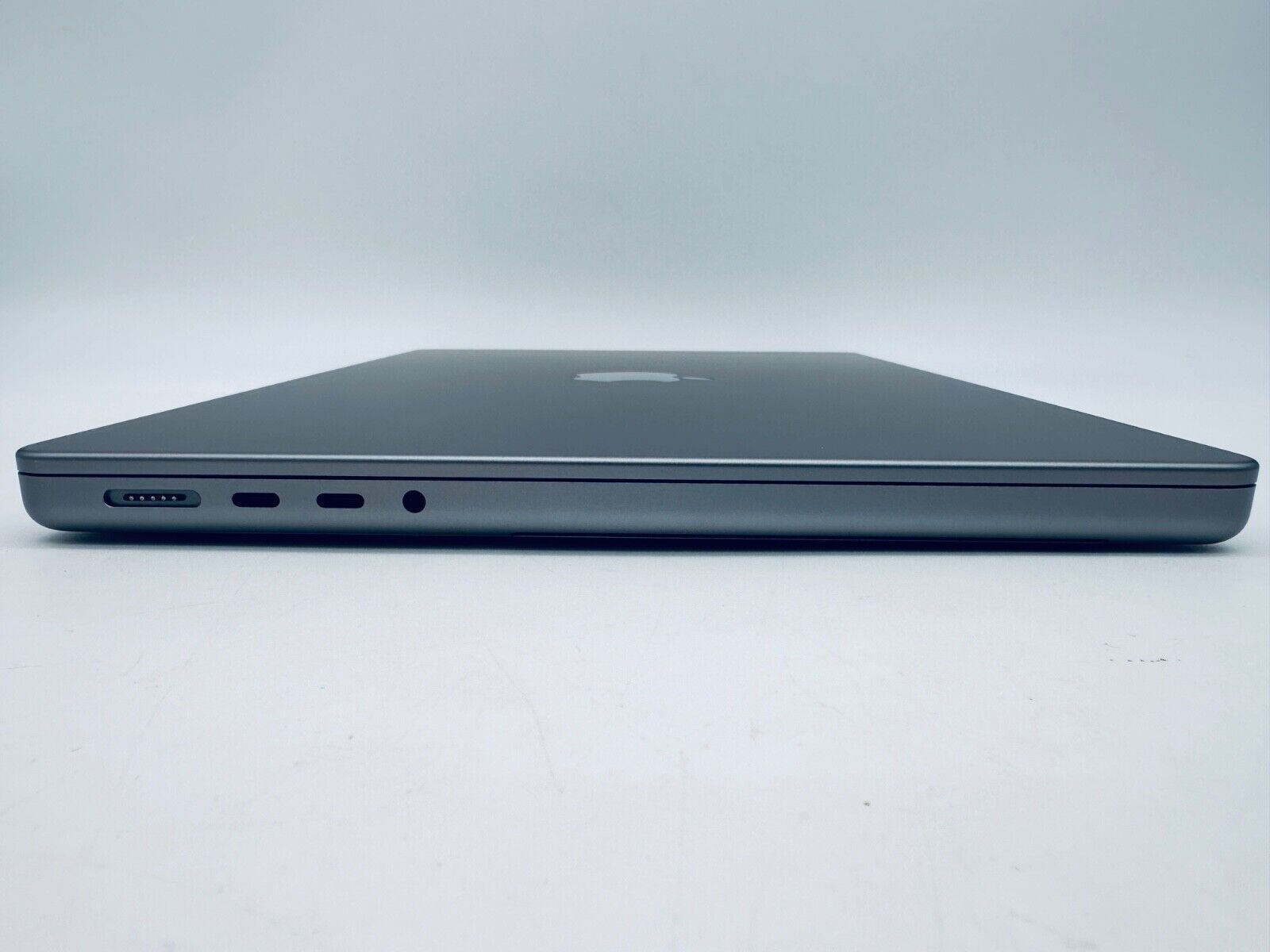 Apple MacBook Pro 14" M1 Pro 8-Core CPU 14-Core GPU 16GB 512GB SSD In Space Grey