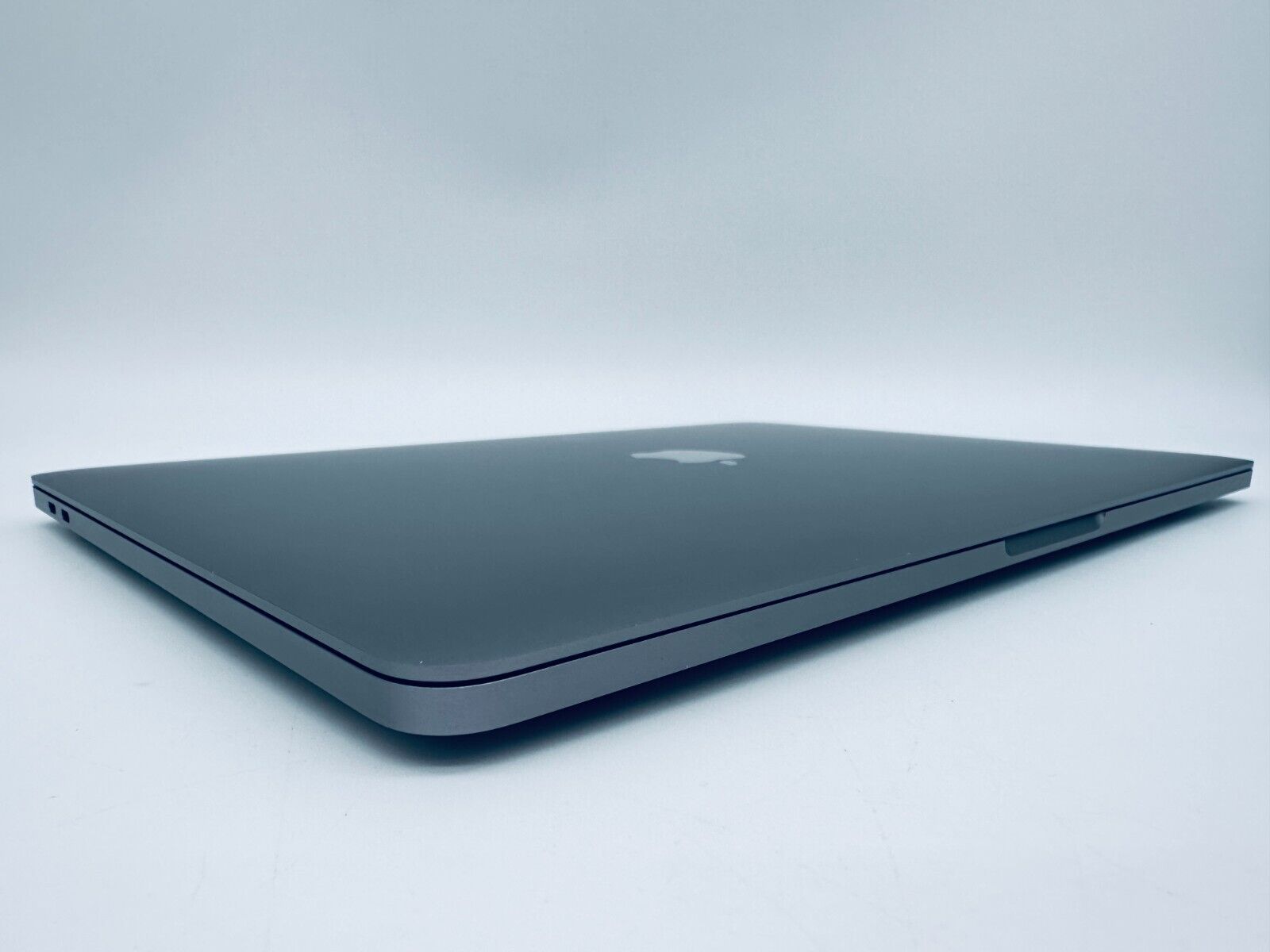 Apple MacBook Pro 13 M2 Touch Bar 8-Core CPU 10-GPU 8GB Ram 256GB SSD Space Grey