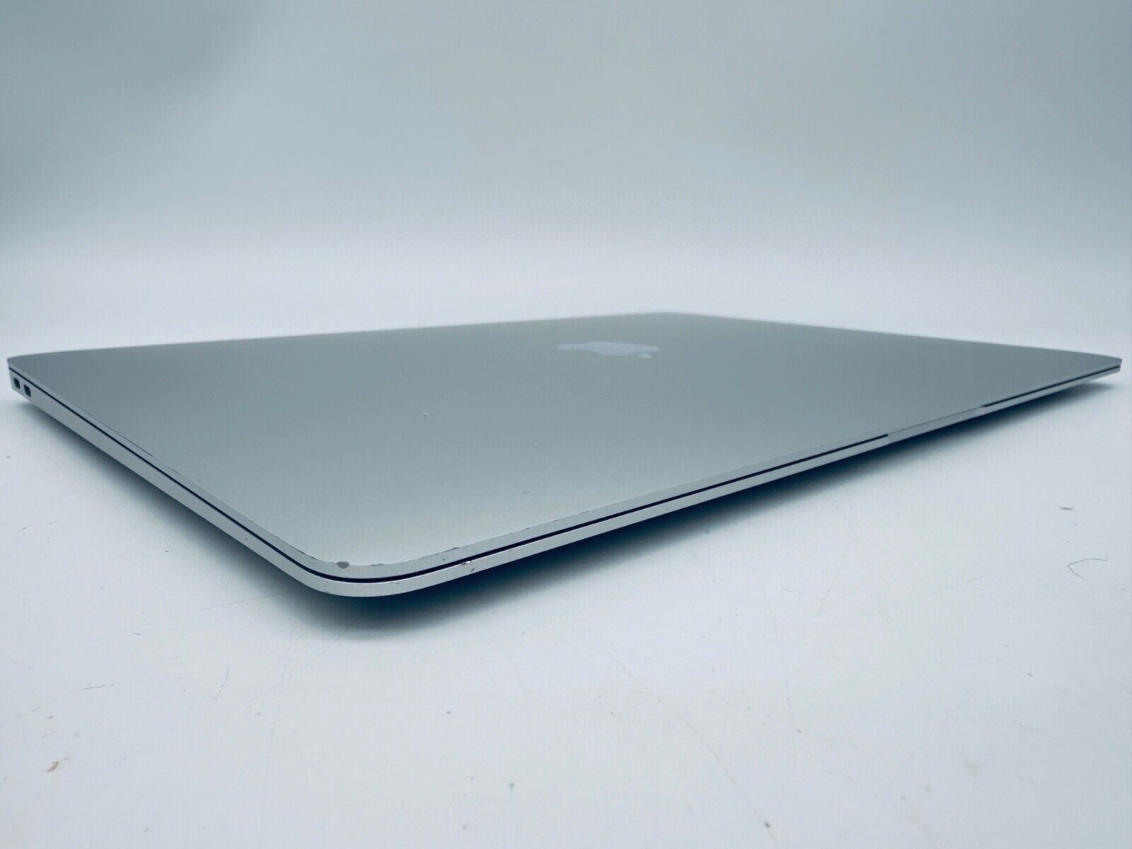 Apple MacBook Air 13-Inch Retina 2020 Intel i3 CPU, 8GB Ram 256GB SSD In Silver
