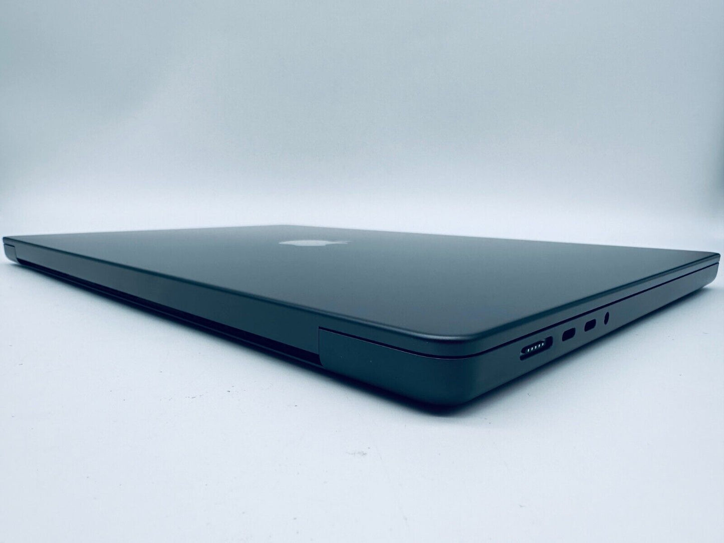 NEW Apple MacBook Pro 16" 2023 M3 Pro 12-Core CPU 18-Core GPU 36GB 512GB Black