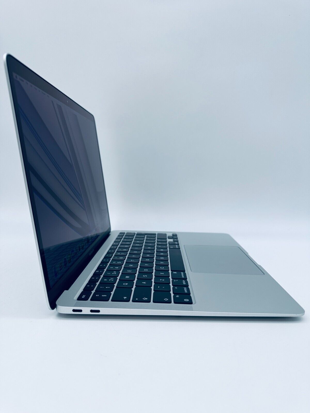 Apple MacBook Air 13" Retina M1 8-Core CPU 7-Core GPU 8GB Ram 256GB SSD Silver