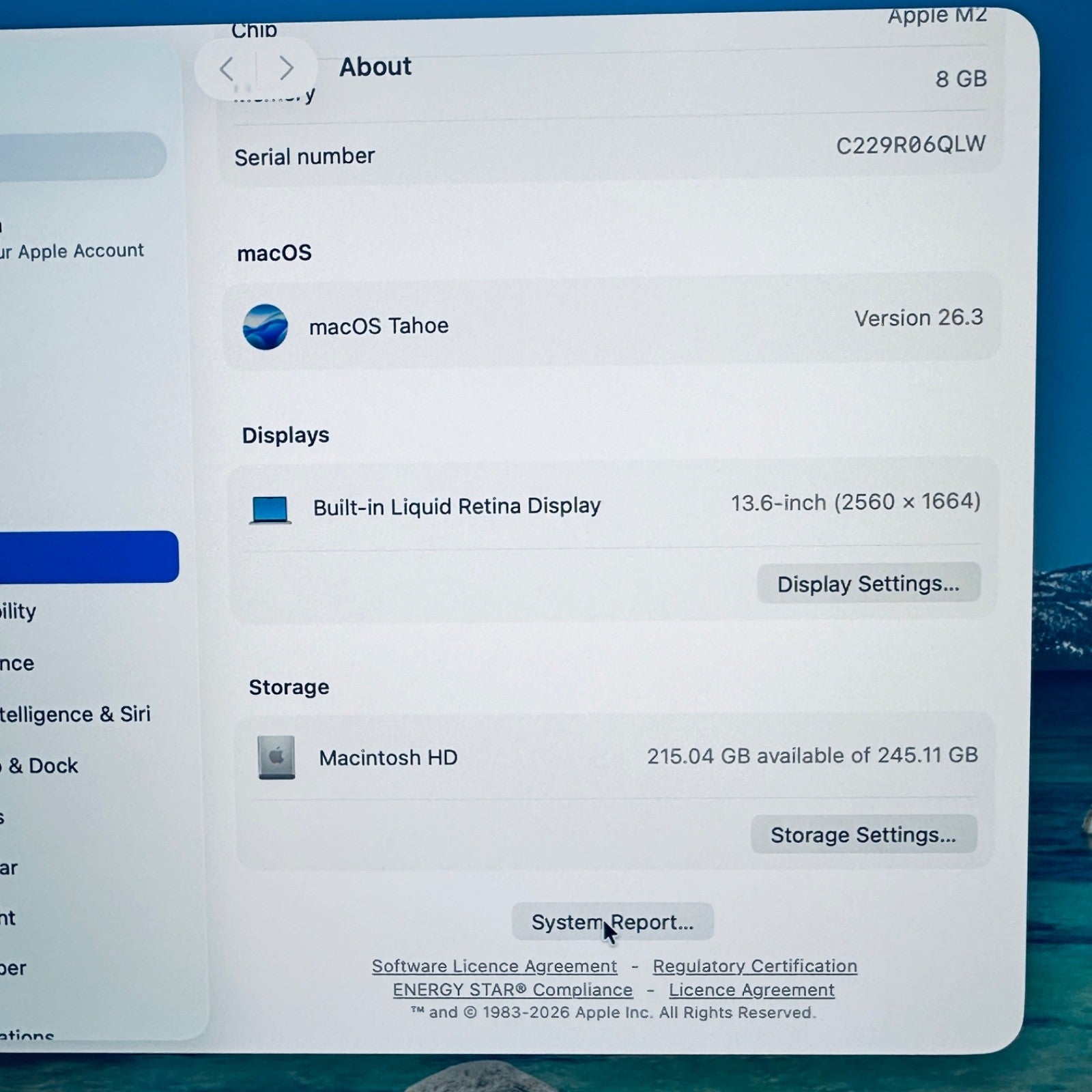 MacBook Air 13-Inch M2 8-Core CPU 8-Core GPU 8GB Ram 256GB SSD Starlight / Gold