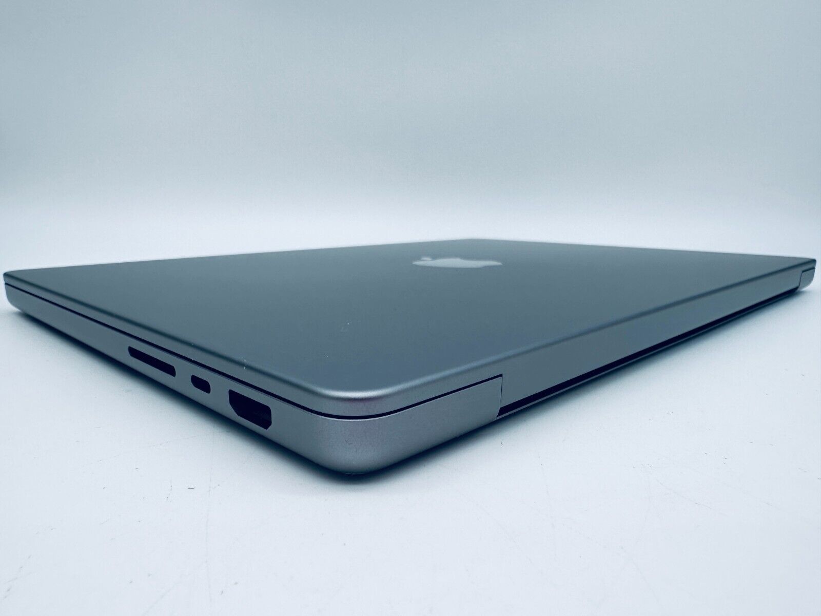 Apple MacBook Pro 14" M1 Pro 8-Core CPU 14-Core GPU 16GB 512GB SSD In Space Grey
