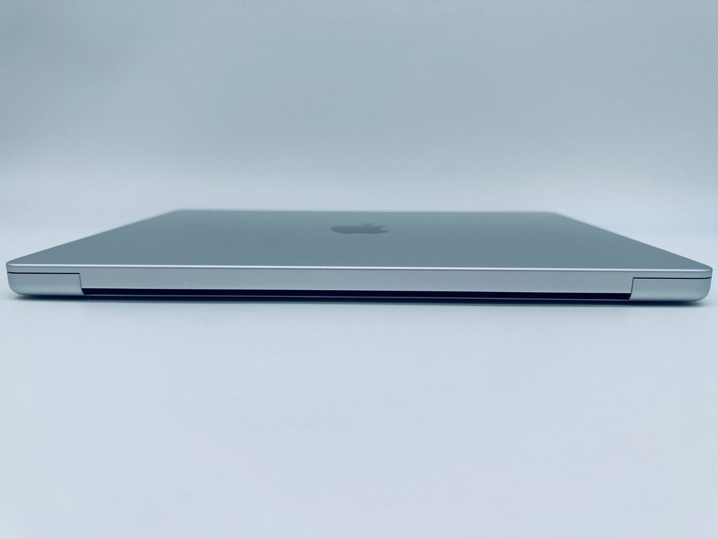 Apple MacBook Pro 14" M1 Pro 8-Core CPU 14-Core GPU 16GB 512GB SSD Silver MINT