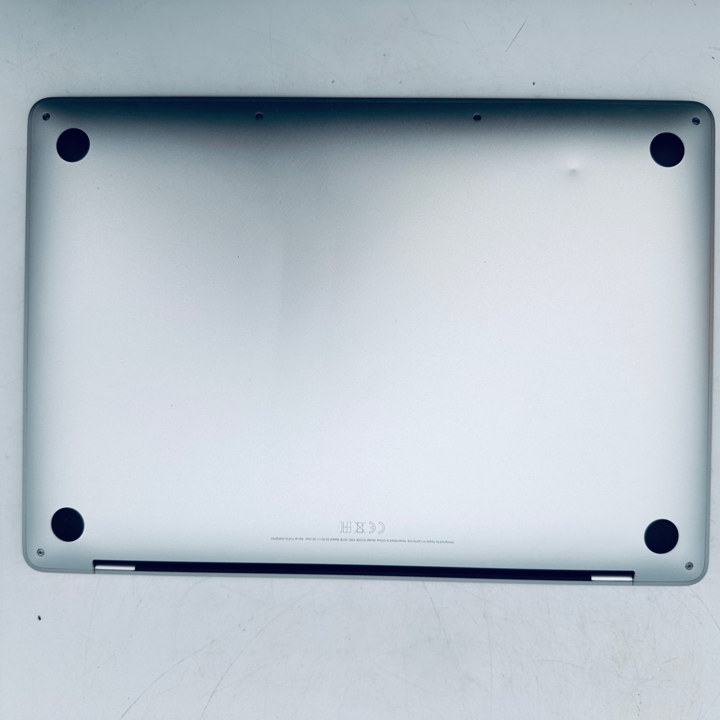M1 MacBook Pro 13-Inch Touch Bar 8-Core CPU 8-GPU 8GB Ram 256GB SSD In Silver