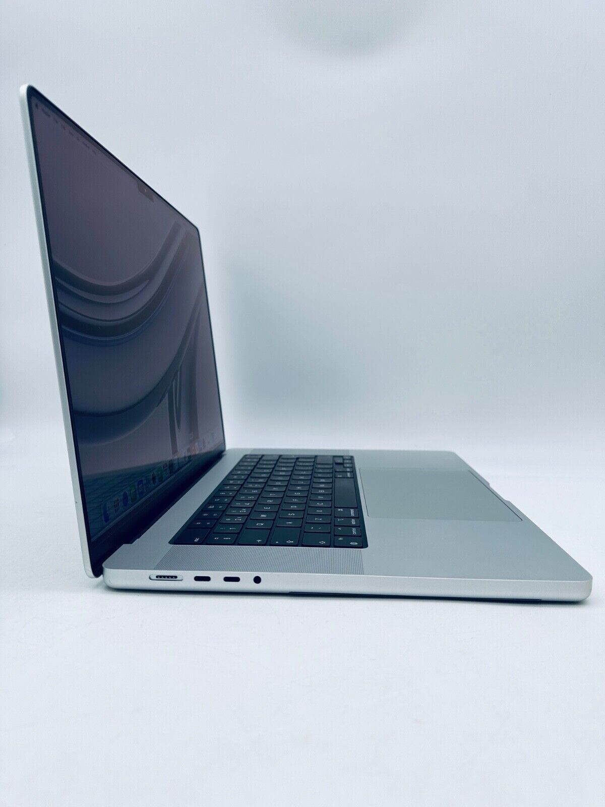 Apple MacBook Pro 16" 2021 M1 Max 10-Core CPU, 32-Core GPU 32GB 4TB SSD Silver