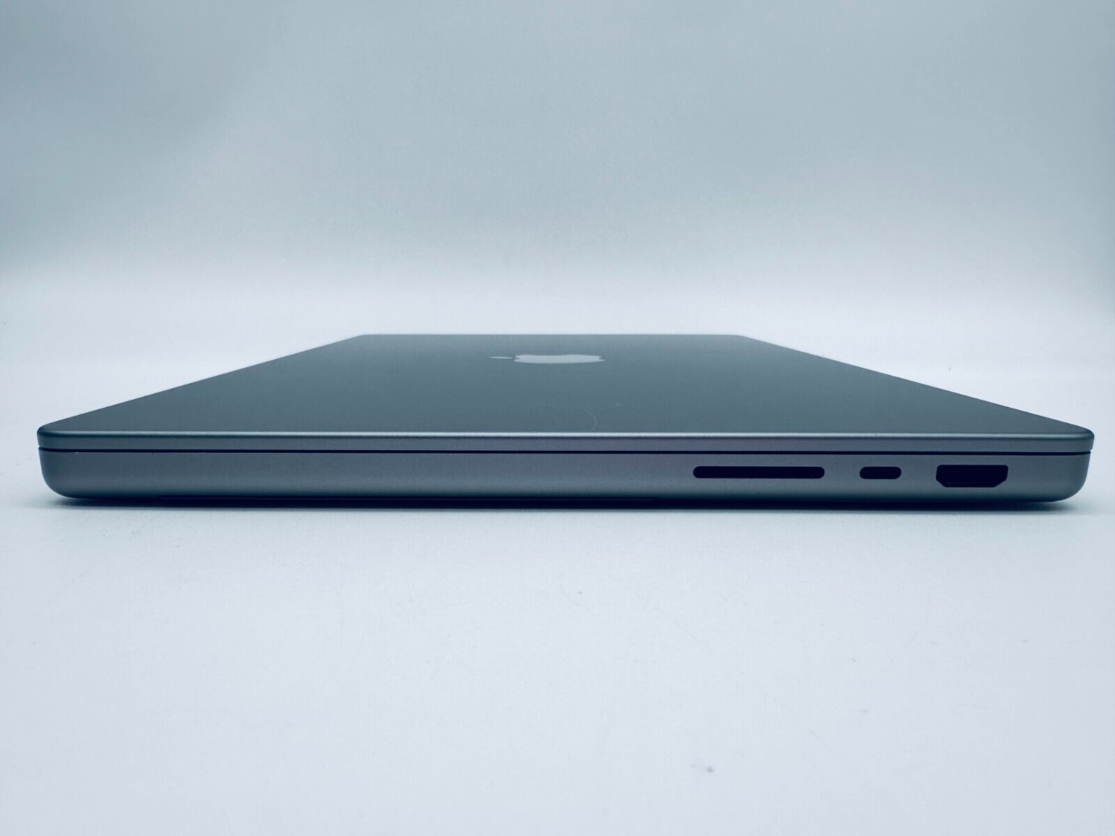 Apple MacBook Pro 14" M1 Pro 8-Core CPU 14-Core GPU 16GB 512GB SSD Space Grey