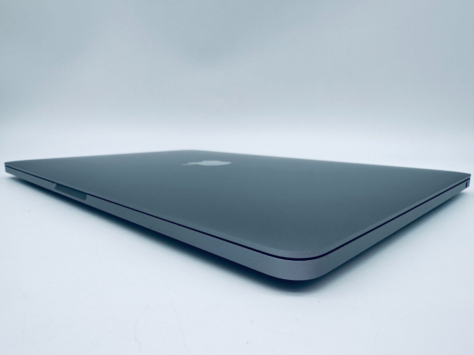 Apple MacBook Pro 13 M2 Touch Bar 8-Core CPU 10-GPU 8GB Ram 256GB SSD Space Grey