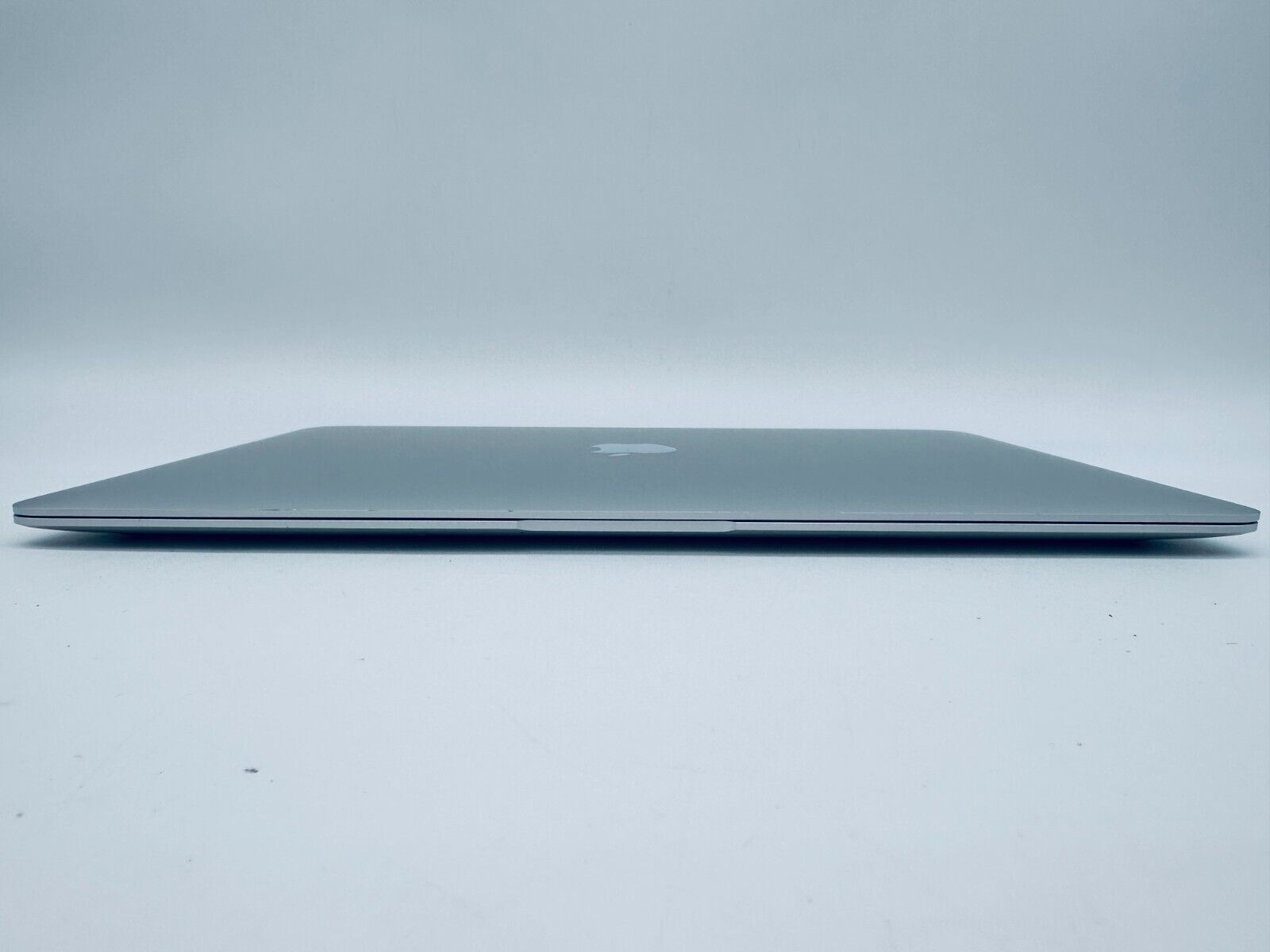 Apple MacBook Air 13" Retina M1 8-Core CPU 7-Core GPU 8GB Ram 256GB SSD Silver