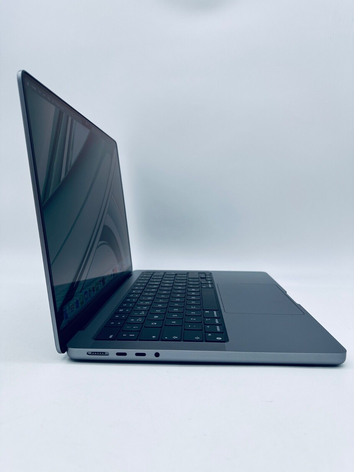 Apple MacBook Pro 14" M1 Pro 8-Core CPU 14-Core GPU 16GB 512GB SSD In Space Grey