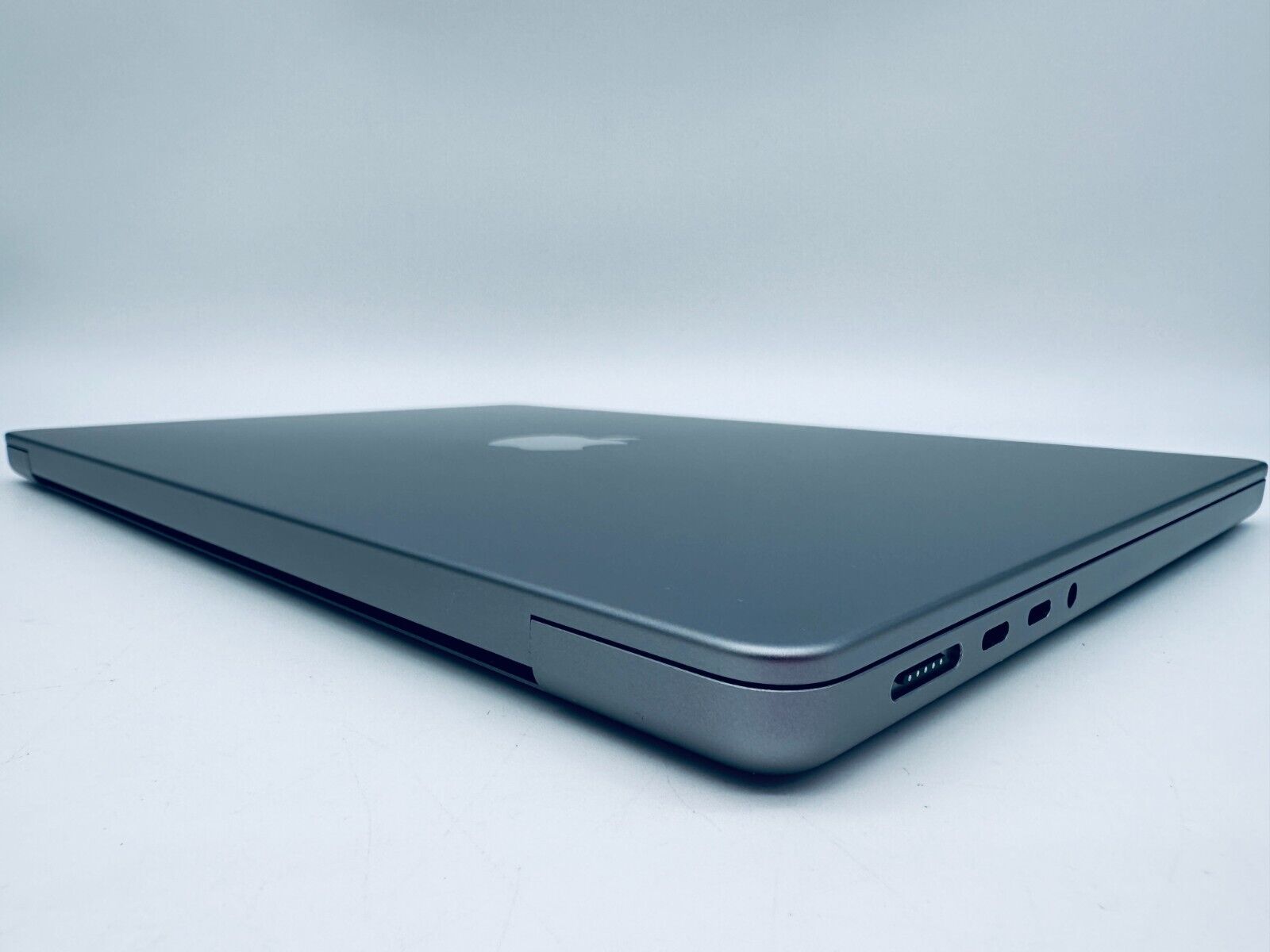 Apple MacBook Pro 14" M1 Pro 8-Core CPU 14-Core GPU 16GB 512GB SSD In Space Grey