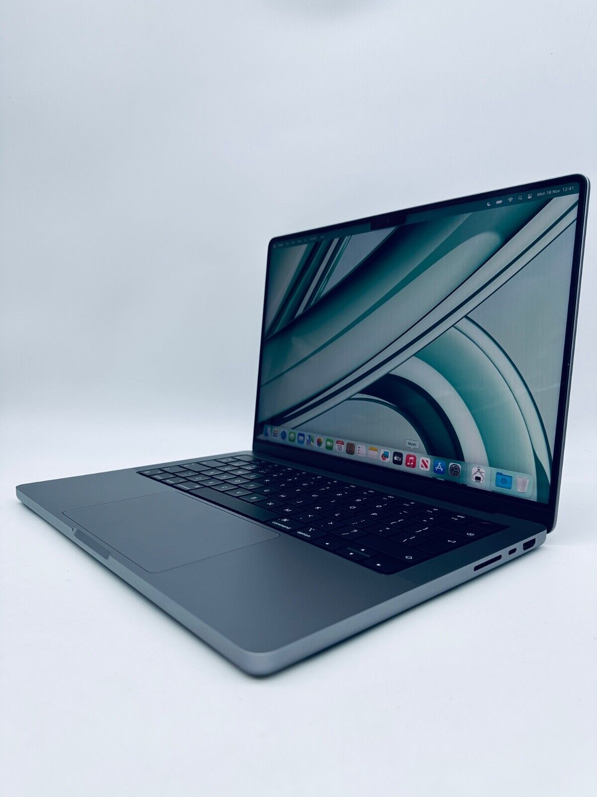 Apple MacBook Pro 14" M1 Pro 8-Core CPU 14-Core GPU 16GB 512GB SSD In Space Grey